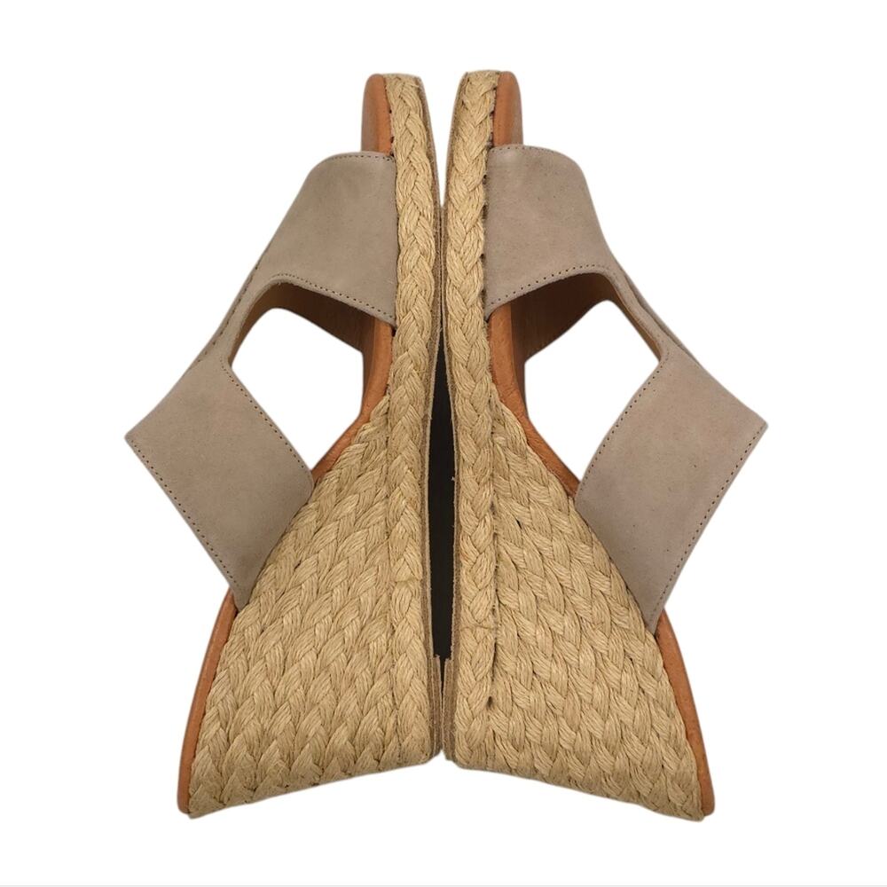 Andre Assous Alana Wedge Sandal - Picture 4 of 8